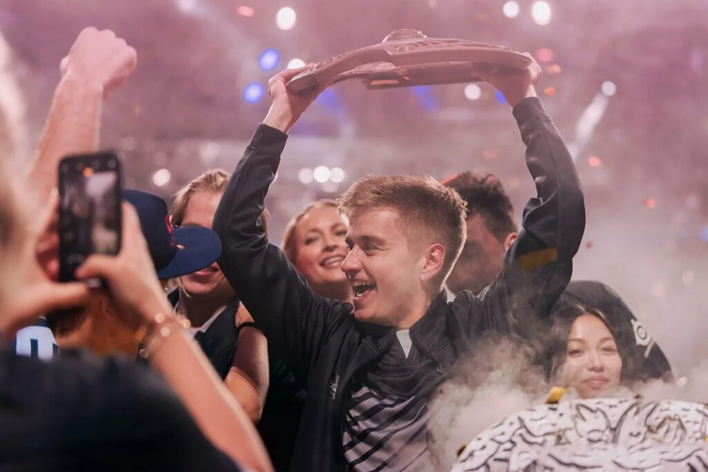 How OG Maintains Their Uniqueness in Dota 2 Strategy and Philosophy